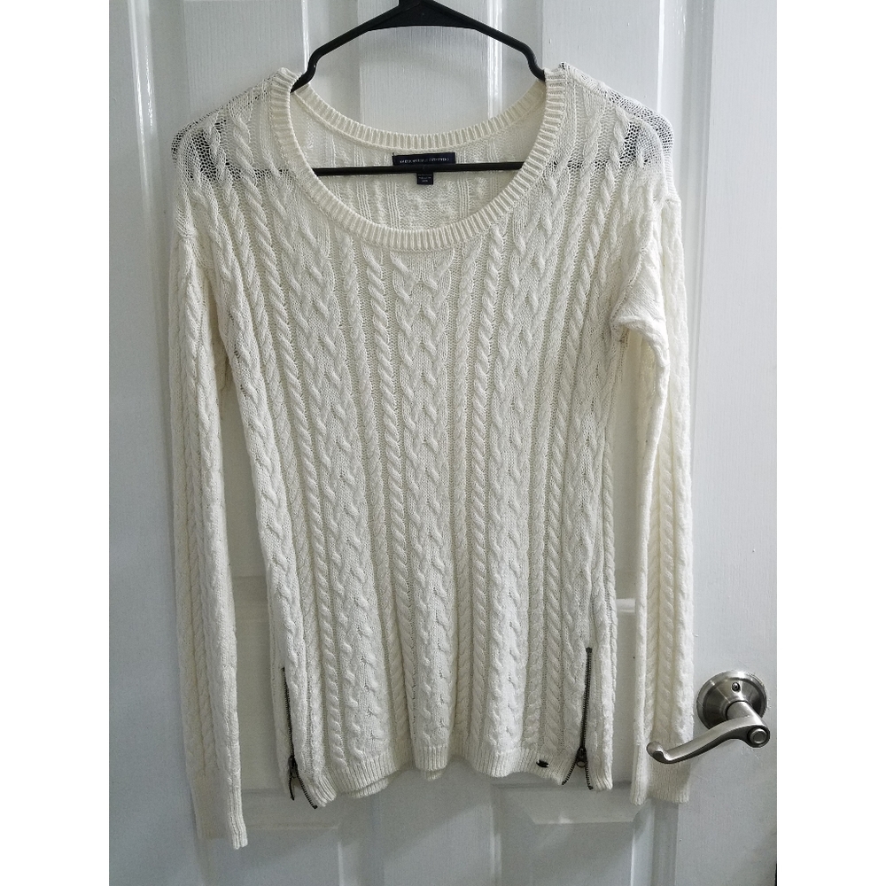 White American Eagle Sweater
